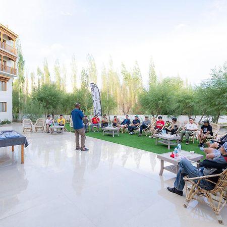 Hotel Deskitsal Лех Экстерьер фото