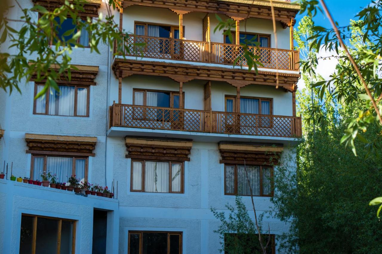 Hotel Deskitsal Лех Экстерьер фото