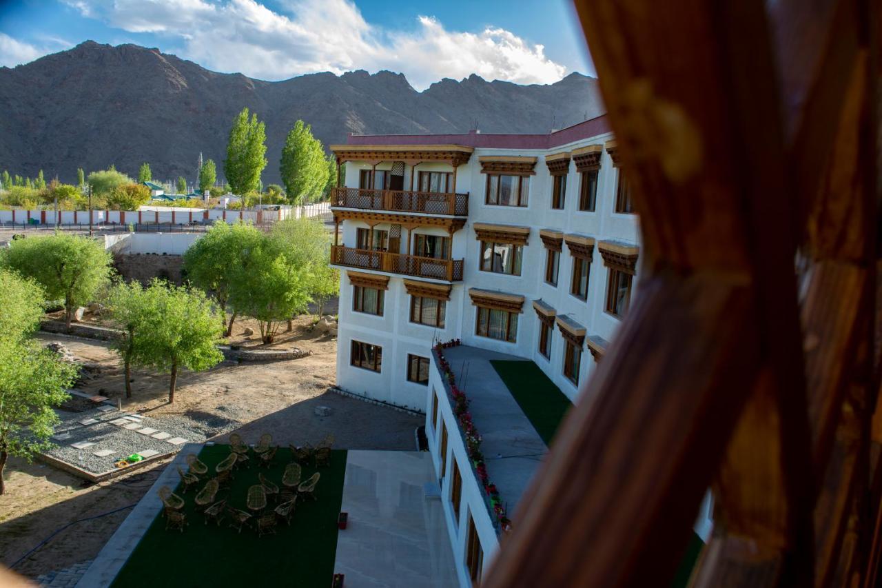 Hotel Deskitsal Лех Экстерьер фото