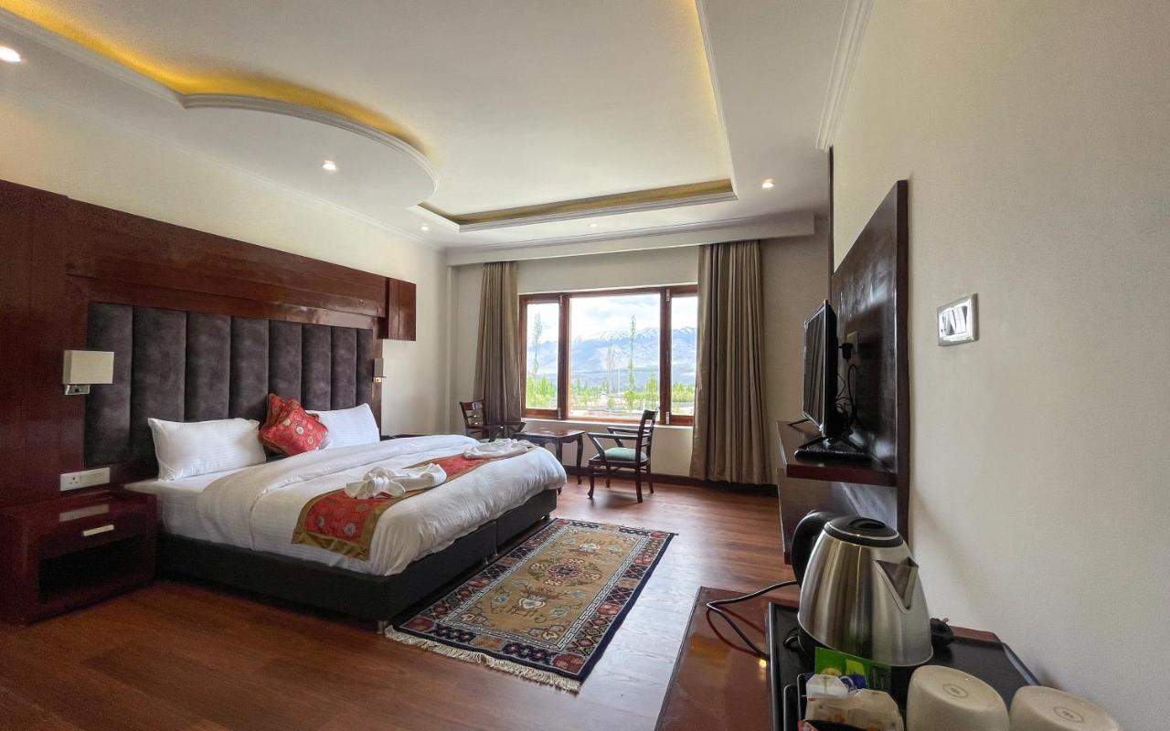 Hotel Deskitsal Лех Экстерьер фото