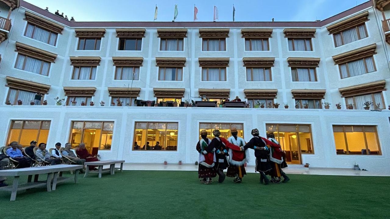 Hotel Deskitsal Лех Экстерьер фото